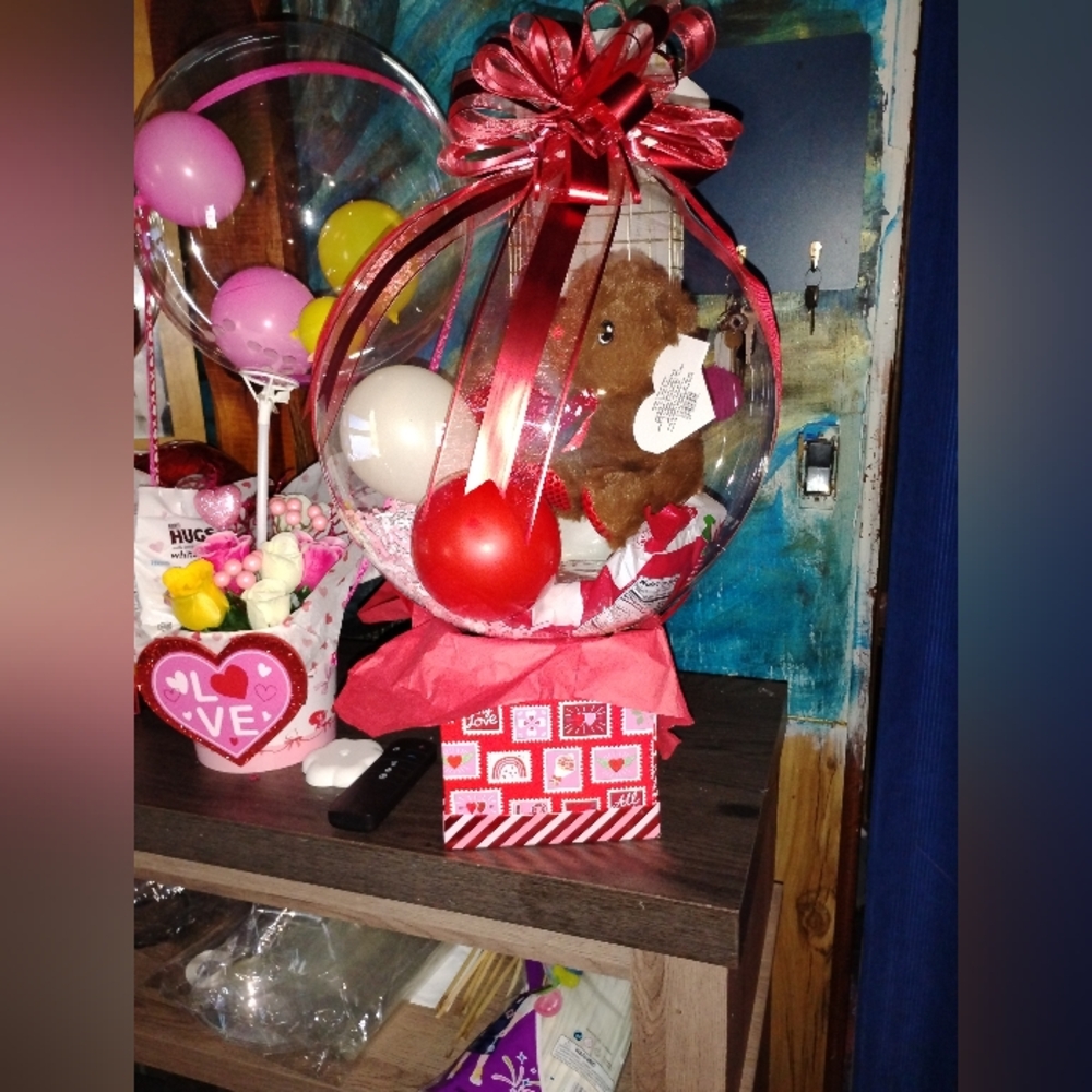 Red and Pink Balloon Gift Set